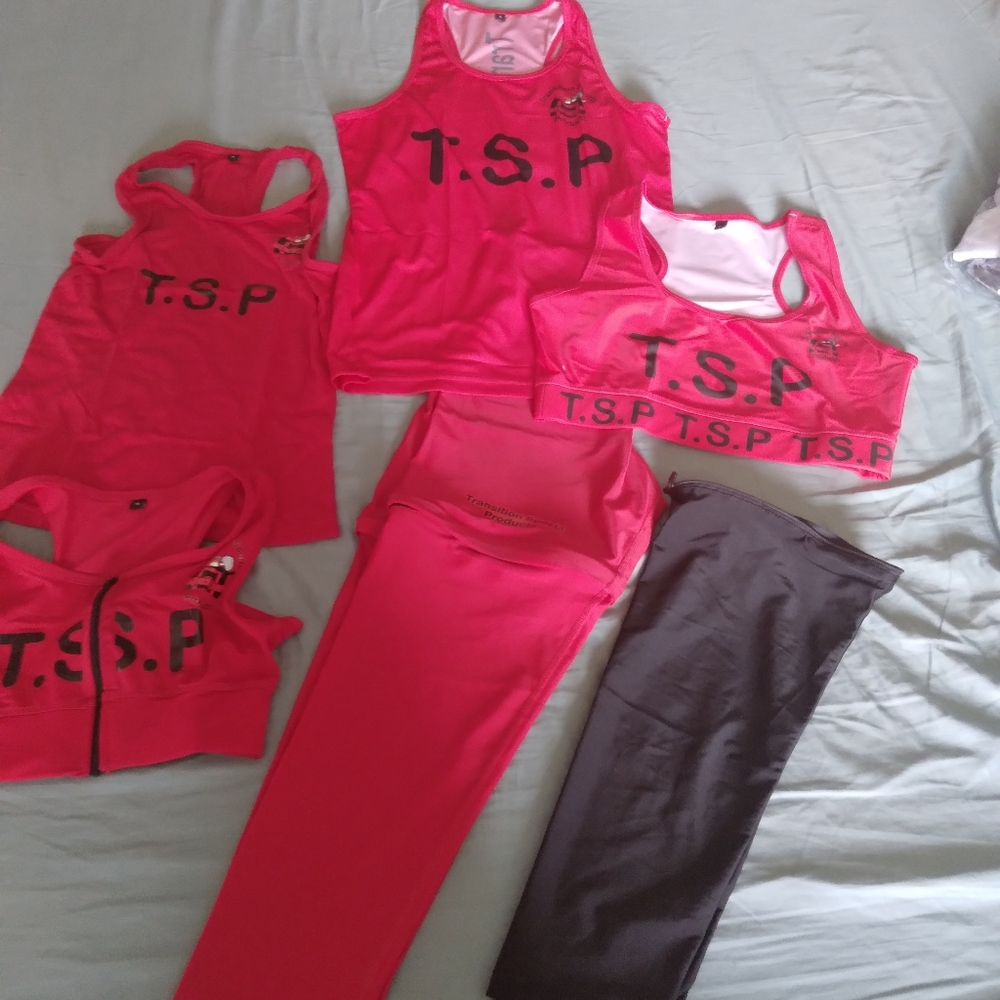 Leggin sets sports bras,tanktop,leggings with extra bottoms to mix color's